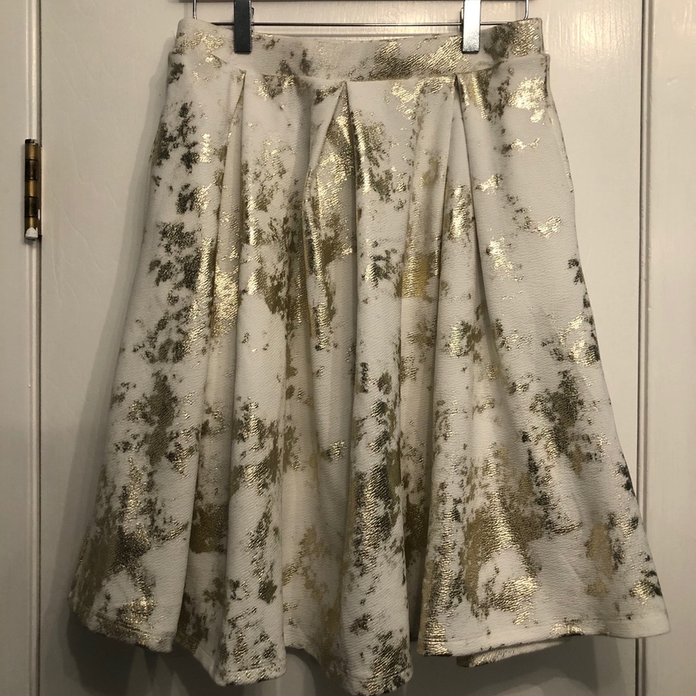 White and Gold Skirt *has pockets!
